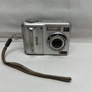 Kodak EasyShare C653 6.1MP Digital Camera Only Silver Preowned For Parts Only
